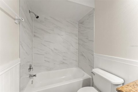 Duplex in Orlando, Florida 2 bedrooms, 91.14 sq.m. № 2238622 - photo 17