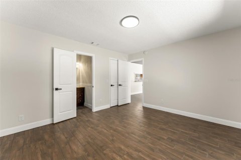 Duplex in Orlando, Florida 2 bedrooms, 91.14 sq.m. № 2238622 - photo 15