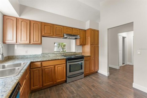 Duplex in Orlando, Florida 2 bedrooms, 91.14 sq.m. № 2238622 - photo 7