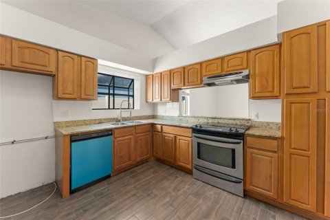 Duplex in Orlando, Florida 2 bedrooms, 91.14 sq.m. № 2238622 - photo 6