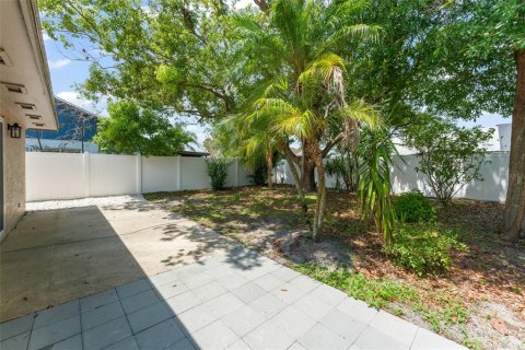 Duplex in Orlando, Florida 2 bedrooms, 91.14 sq.m. № 2238622 - photo 28
