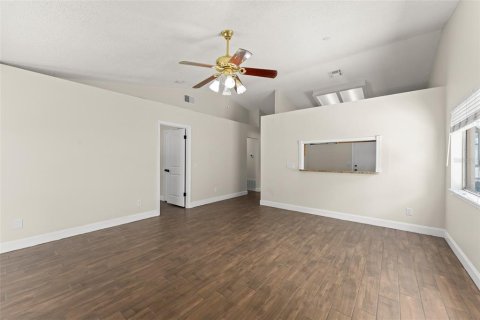 Duplex in Orlando, Florida 2 bedrooms, 91.14 sq.m. № 2238622 - photo 13