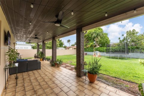 Villa ou maison à vendre à Miami, Floride: 4 chambres, 175.03 m2 № 2085696 - photo 15