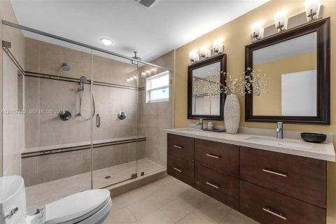 Villa ou maison à vendre à Miami, Floride: 4 chambres, 175.03 m2 № 2085696 - photo 14