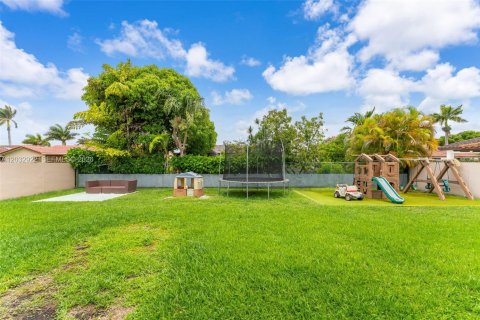 Villa ou maison à vendre à Miami, Floride: 4 chambres, 175.03 m2 № 2085696 - photo 18