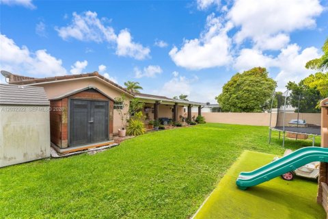 Villa ou maison à vendre à Miami, Floride: 4 chambres, 175.03 m2 № 2085696 - photo 19