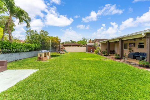 Villa ou maison à vendre à Miami, Floride: 4 chambres, 175.03 m2 № 2085696 - photo 21