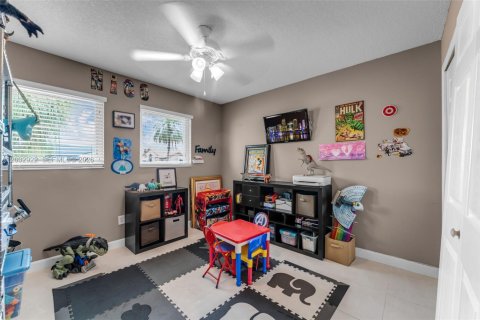 Villa ou maison à vendre à Miami, Floride: 4 chambres, 175.03 m2 № 2085696 - photo 7