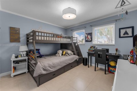 Villa ou maison à vendre à Miami, Floride: 4 chambres, 175.03 m2 № 2085696 - photo 9