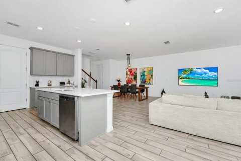 Townhouse in Davenport, Florida 3 bedrooms, 201.97 sq.m. № 1751395 - photo 15