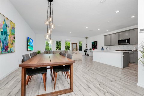 Townhouse in Davenport, Florida 3 bedrooms, 201.97 sq.m. № 1751395 - photo 8