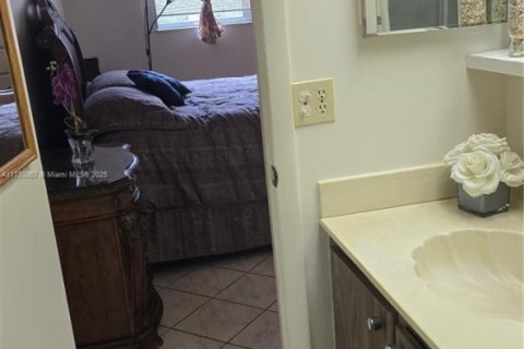 Condo in Lauderdale Lakes, Florida, 1 bedroom  № 1487101 - photo 15