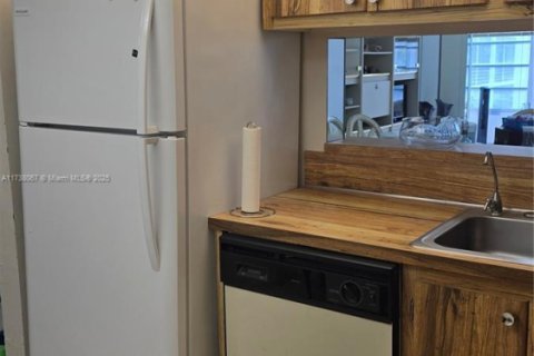 Condo in Lauderdale Lakes, Florida, 1 bedroom  № 1487101 - photo 26