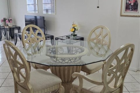 Condo in Lauderdale Lakes, Florida, 1 bedroom  № 1487101 - photo 20