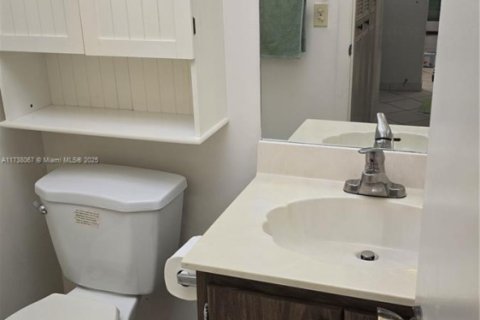 Condo in Lauderdale Lakes, Florida, 1 bedroom  № 1487101 - photo 19