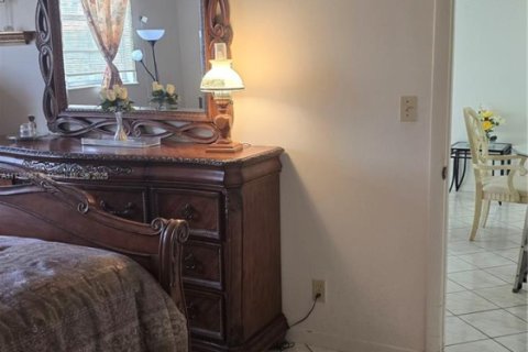 Condo in Lauderdale Lakes, Florida, 1 bedroom  № 1487101 - photo 8