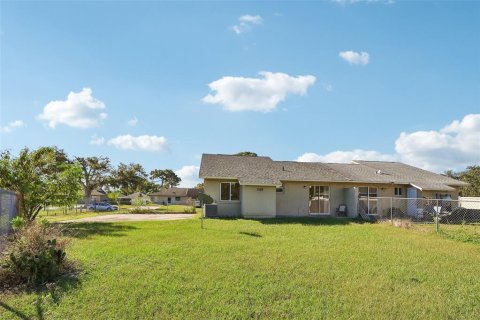 Duplex à vendre à Orlando, Floride: 3 chambres, 97.27 m2 № 2434544 - photo 18