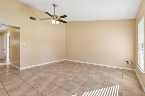 Duplex à vendre à Orlando, Floride: 3 chambres, 97.27 m2 № 2434544 - photo 25