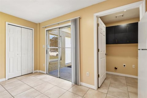 Duplex à vendre à Orlando, Floride: 3 chambres, 97.27 m2 № 2434544 - photo 7