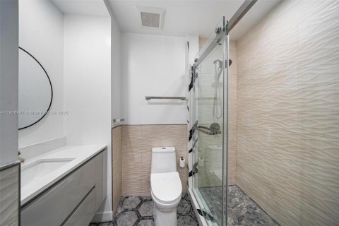 House in Miami, Florida 3 bedrooms, 133.78 sq.m. № 1969654 - photo 16