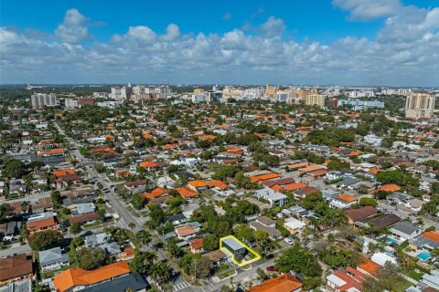 House in Miami, Florida 3 bedrooms, 133.78 sq.m. № 1969654 - photo 21