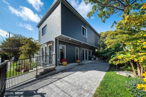 House in Miami, Florida 3 bedrooms, 133.78 sq.m. № 1969654