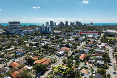 House in Miami, Florida 3 bedrooms, 133.78 sq.m. № 1969654 - photo 20