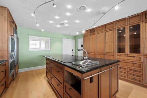Condominio en venta en Sarasota, Florida, 4 dormitorios, 362.6 m2 № 2215627 - foto 25