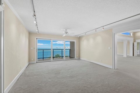 Condominio en venta en Sarasota, Florida, 4 dormitorios, 362.6 m2 № 2215627 - foto 15