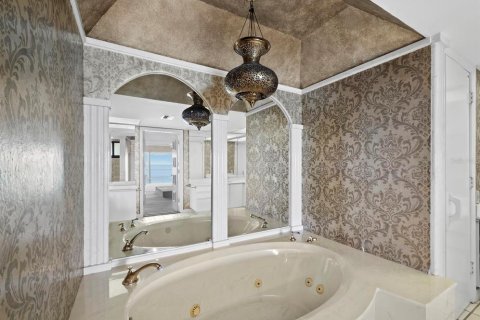 Condominio en venta en Sarasota, Florida, 4 dormitorios, 362.6 m2 № 2215627 - foto 30