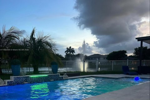 House in Homestead, Florida 4 bedrooms, 163.69 sq.m. № 1892041 - photo 2