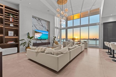 Condo in Clearwater, Florida, 3 bedrooms  № 1724677 - photo 2