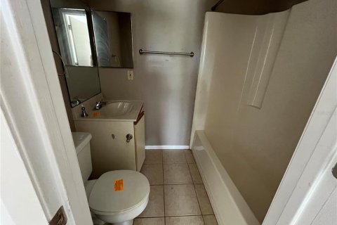 Townhouse in Punta Gorda, Florida 2 bedrooms, 100.15 sq.m. № 2393551 - photo 12