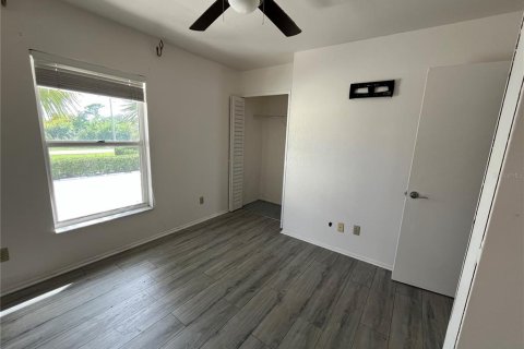 Townhouse in Punta Gorda, Florida 2 bedrooms, 100.15 sq.m. № 2393551 - photo 8