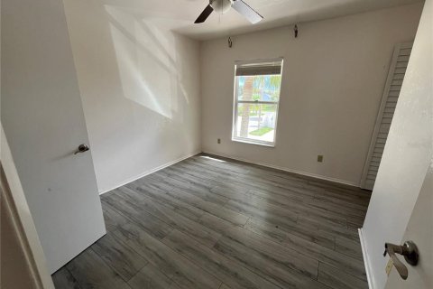 Townhouse in Punta Gorda, Florida 2 bedrooms, 100.15 sq.m. № 2393551 - photo 7