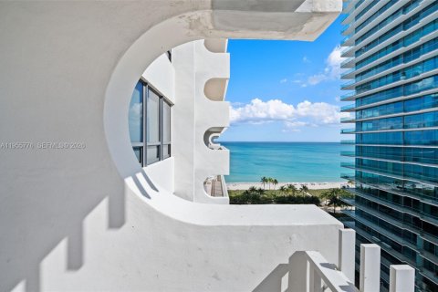 Copropriété à vendre à Bal Harbour, Floride: 2 chambres, 161.19 m2 № 2009627 - photo 24