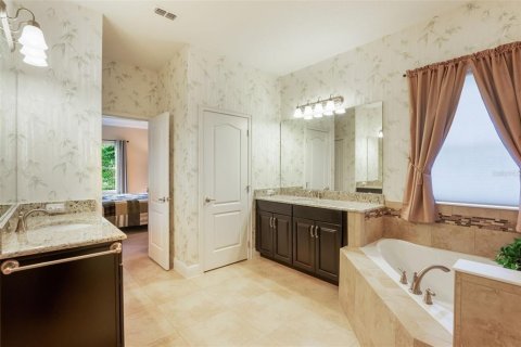 House in Sanford, Florida 4 bedrooms, 341.42 sq.m. № 1824540 - photo 26