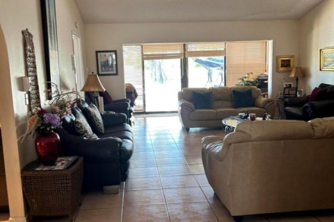 House in Boca Raton, Florida 3 bedrooms, 146.32 sq.m. № 1189589 - photo 1