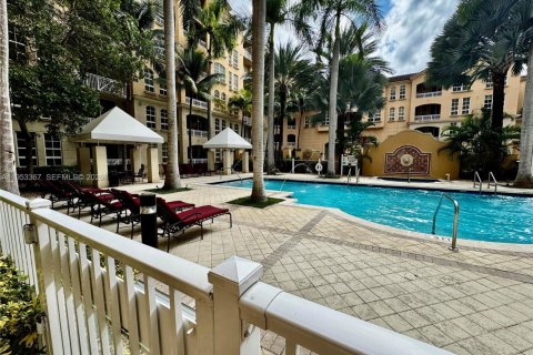 Condo in Aventura, Florida, 2 bedrooms  № 2009744 - photo 23