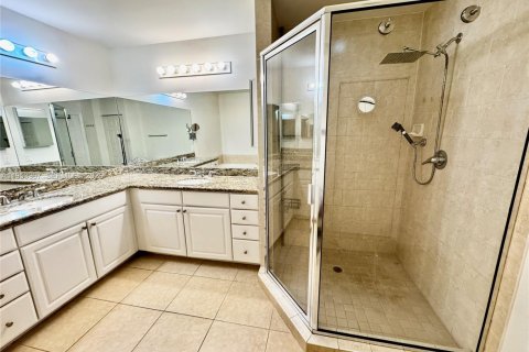Condo in Aventura, Florida, 2 bedrooms  № 2009744 - photo 11