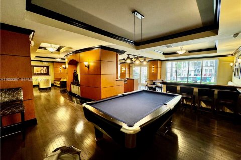 Condo in Aventura, Florida, 2 bedrooms  № 2009744 - photo 29