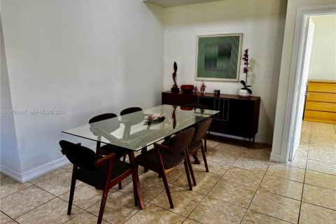 Condo in Aventura, Florida, 2 bedrooms  № 2009744 - photo 7