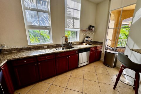 Condo in Aventura, Florida, 2 bedrooms  № 2009744 - photo 3