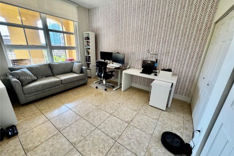 Condo in Aventura, Florida, 2 bedrooms  № 2009744 - photo 14