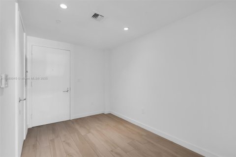 Купить кондоминиум в Майами, Флорида 3 комнаты, 60.29м2, № 1977655 - фото 18