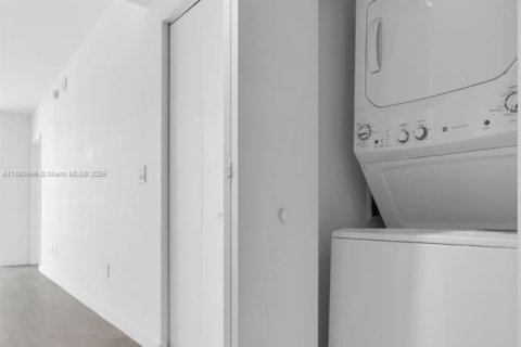 Купить кондоминиум в Майами, Флорида 3 комнаты, 60.29м2, № 1977655 - фото 16