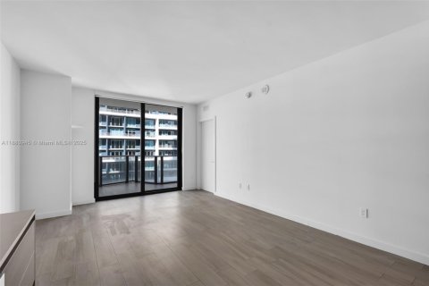 Купить кондоминиум в Майами, Флорида 3 комнаты, 60.29м2, № 1977655 - фото 19