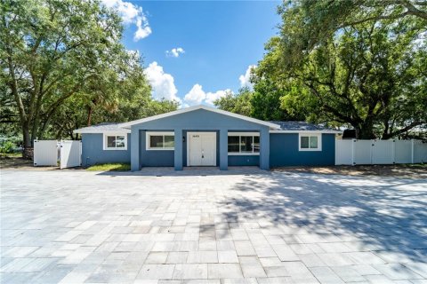 Villa ou maison à vendre à Zephyrhills, Floride: 4 chambres, 179.12 m2 № 2129216 - photo 3