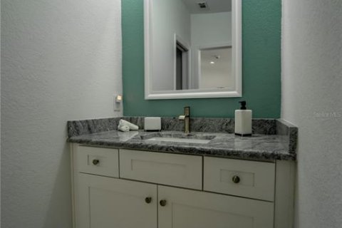 Villa ou maison à vendre à Zephyrhills, Floride: 4 chambres, 179.12 m2 № 2129216 - photo 29