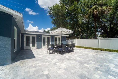 Villa ou maison à vendre à Zephyrhills, Floride: 4 chambres, 179.12 m2 № 2129216 - photo 6
